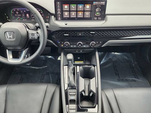 Used 2023 Honda Accord Touring image 12