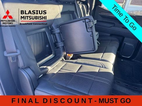 Used 2023 Chevrolet Silverado 1500 High Country w/ High Country Premium Package AWD/4WD image 41