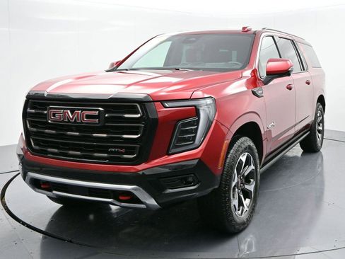 Used 2025 GMC Yukon XL AT4 Ultimate AWD/4WD image 3
