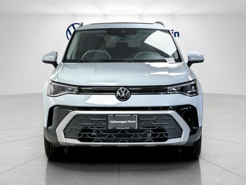 New 2026 Volkswagen Taos SE image 8