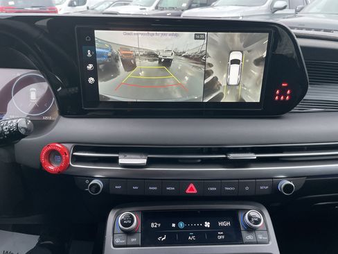 Used 2024 Hyundai Palisade Calligraphy image 50