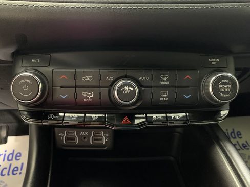Used 2021 Dodge Durango SXT AWD/4WD image 10