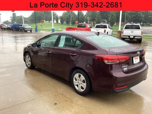 Used 2017 Kia Forte LX FWD image 5