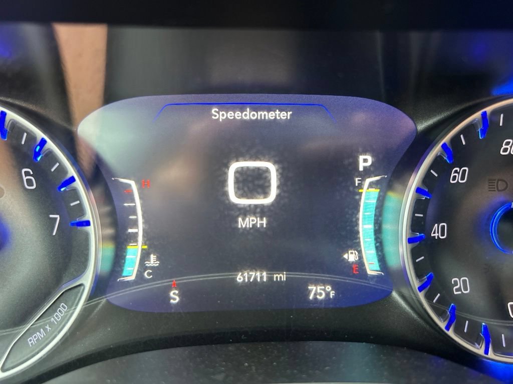 Used 2025 Chrysler Pacifica Select FWD image 25