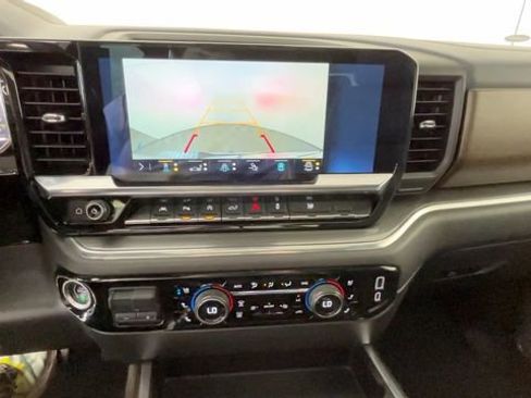 Used 2023 Chevrolet Silverado 1500 High Country w/ High Country Premium Package AWD/4WD image 32