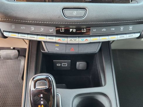 Used 2023 Cadillac XT4 Luxury FWD image 18