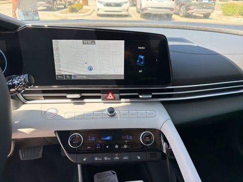 New 2026 Hyundai Elantra Limited FWD image 24