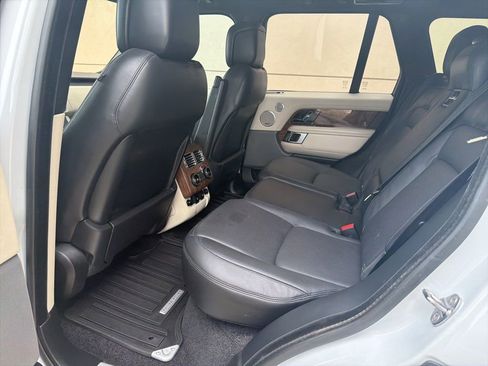 Used 2019 Land Rover Range Rover Supercharged image 2