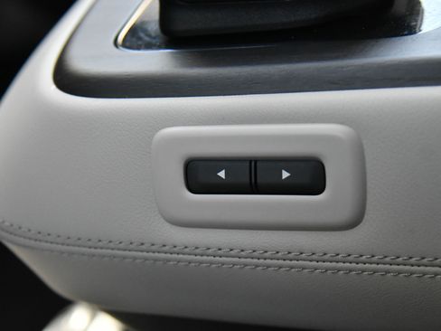 Used 2024 Nissan Ariya AWD image 32