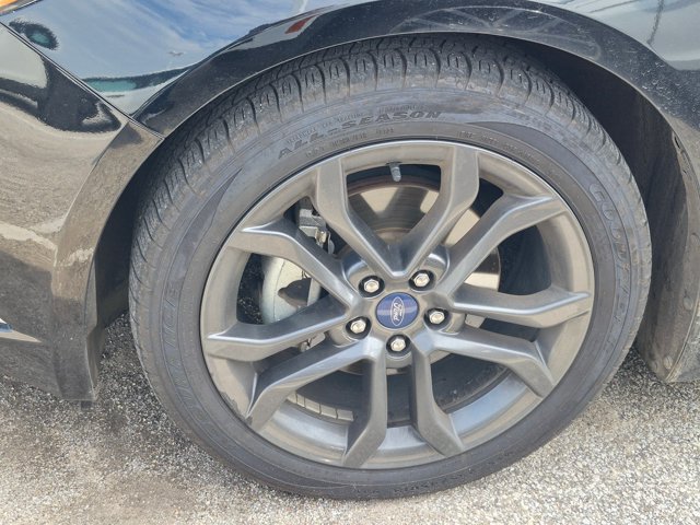 Used 2018 Ford Fusion SE w/ Equipment Group 201A FWD image 14