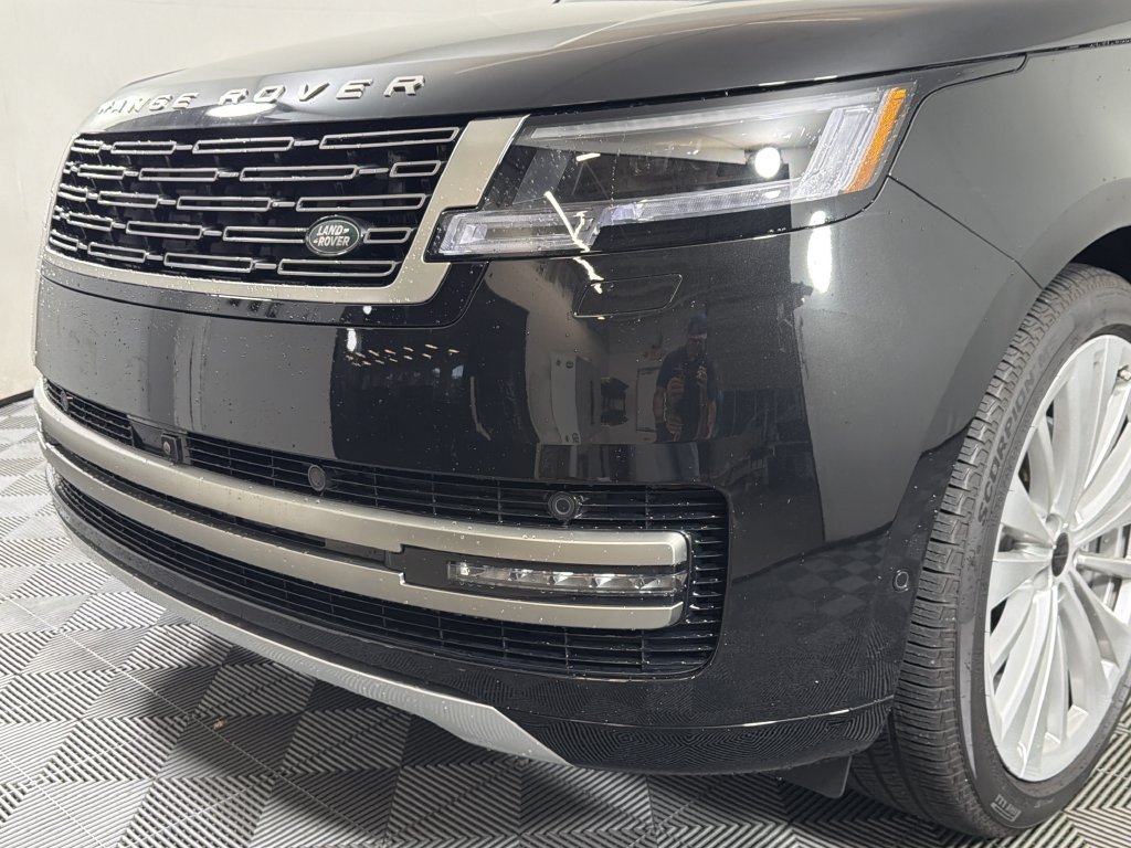 Used 2026 Land Rover Range Rover SE AWD/4WD image 11