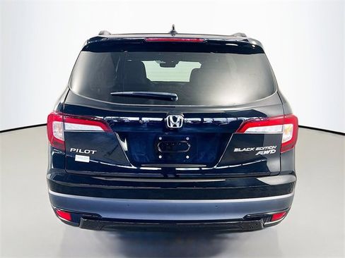 Used 2022 Honda Pilot Black Edition image 6