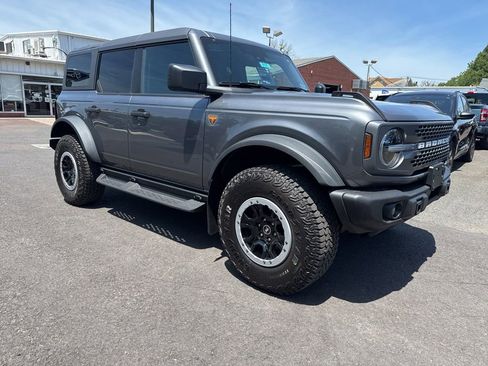 Certified 2025 Ford Bronco Badlands w/ Sasquatch Package AWD/4WD image 3