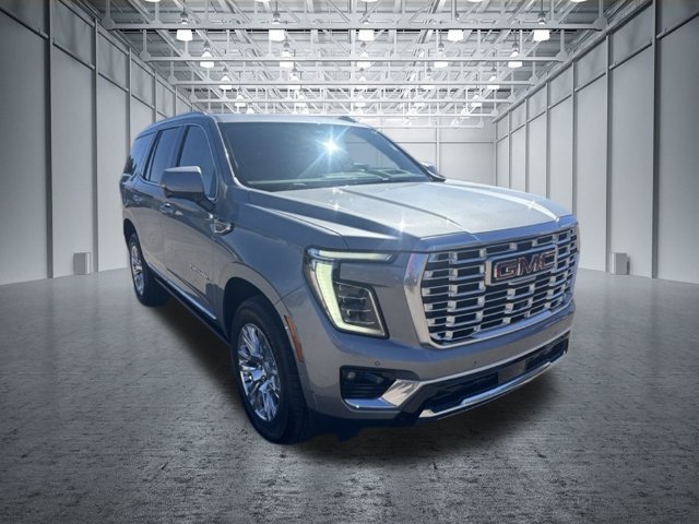 Used 2025 GMC Yukon Denali w/ Sun & Power Step Package AWD/4WD image 7