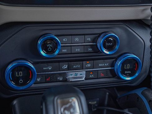 Used 2023 Ford Bronco Wildtrak image 20