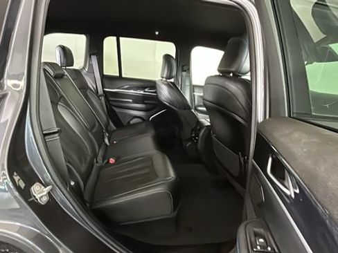 Used 2022 Jeep Grand Cherokee Trailhawk AWD/4WD image 29