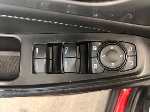 Used 2023 Chevrolet Traverse LT w/ LT Premium Package AWD/4WD image 15
