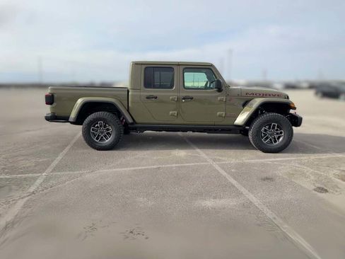 New 2026 Jeep Gladiator Mojave image 14