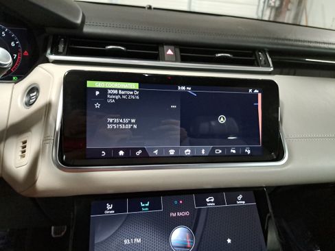 Used 2018 Land Rover Range Rover Velar R-Dynamic HSE AWD/4WD image 24