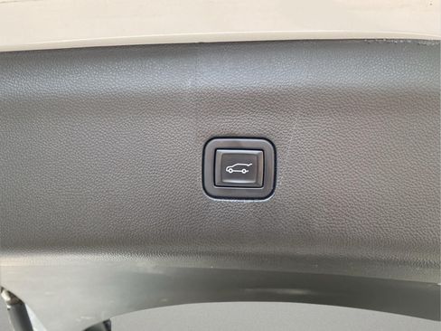 Used 2024 Buick Enclave Avenir w/ Avenir Technology Package AWD/4WD image 34