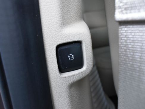 Used 2018 Lincoln Navigator Select RWD image 49