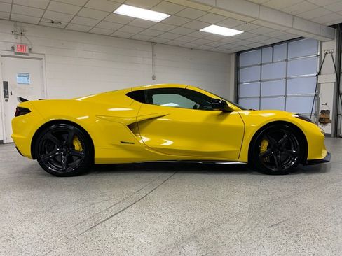 Used 2025 Chevrolet Corvette E-Ray AWD/4WD image 10