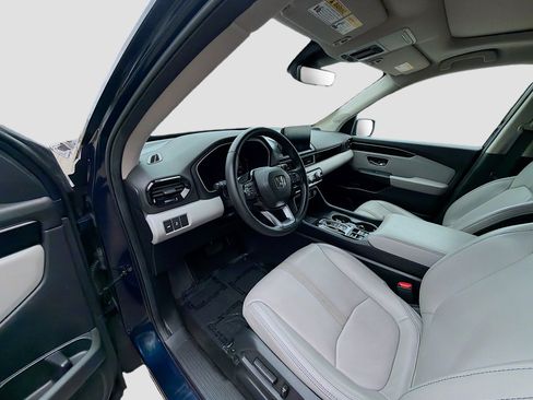 Certified 2024 Honda Pilot Touring image 9