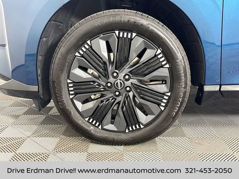 Certified 2025 Nissan Murano Platinum w/ Cargo Package image 4