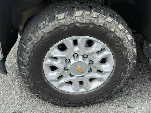 Used 2022 Chevrolet Silverado 2500 LTZ w/ LTZ Convenience Package image 10