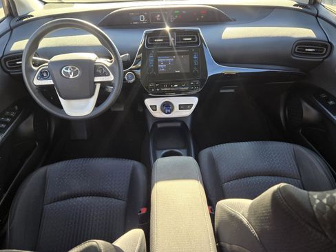 Used 2018 Toyota Prius Four image 16