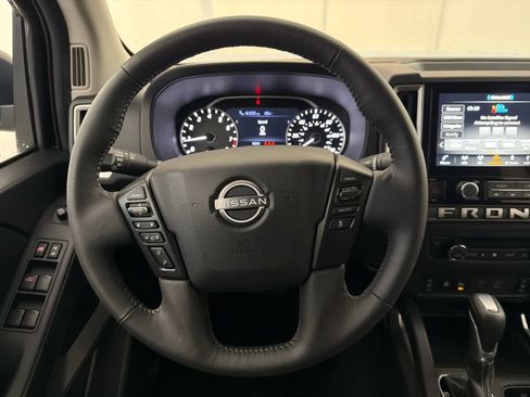 New 2025 Nissan Frontier SV w/ SV Convenience Package image 17