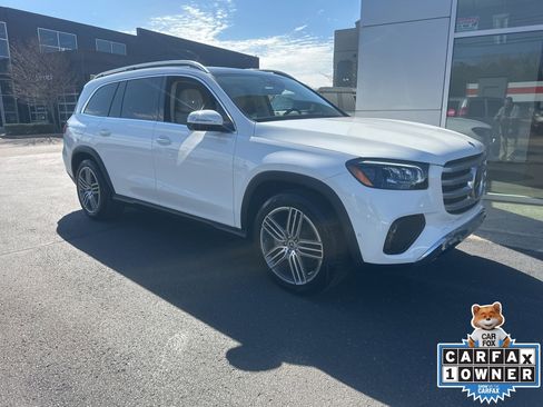 Used 2024 Mercedes-Benz GLS 450 4MATIC image 1