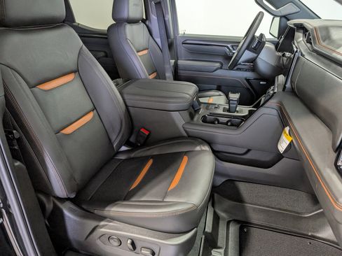 Used 2025 GMC Sierra 1500 AT4 w/ AT4 Premium Package image 23