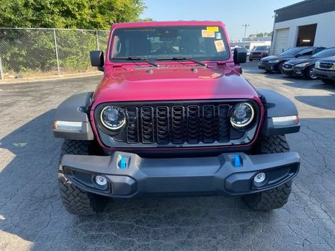 Used 2024 Jeep Wrangler Unlimited AWD/4WD image 3