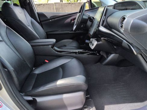 Used 2017 Toyota Prius Prime Advanced FWD image 24