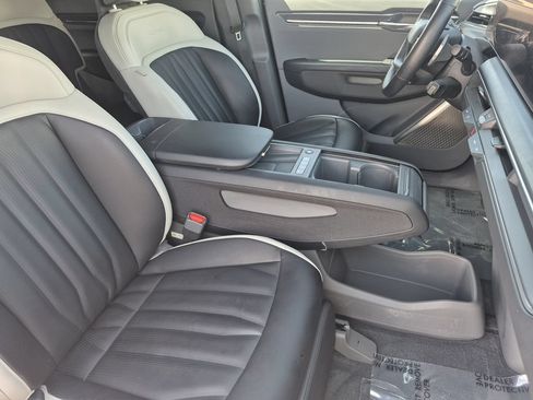 Used 2024 Kia EV9 GT-Line AWD/4WD image 16