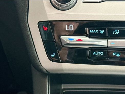 Used 2020 Ford Explorer XLT w/ Equipment Group 202A AWD/4WD image 17