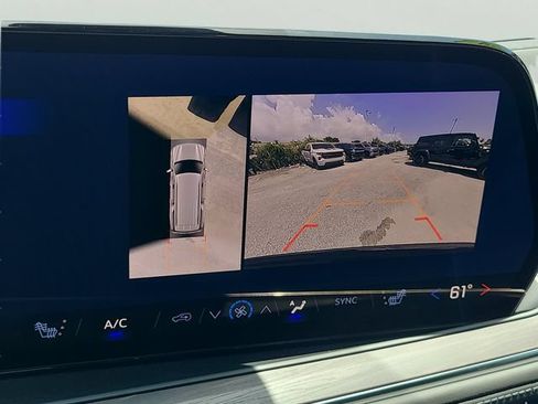 New 2026 Chevrolet Suburban LT w/ Comfort Package RWD image 31