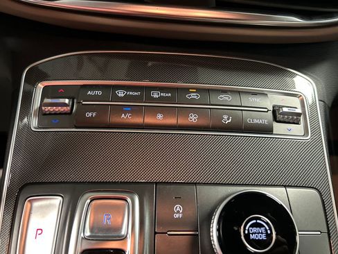 Used 2022 Hyundai Santa Fe SEL w/ Convenience Package image 17