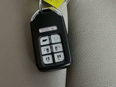 Used 2018 Honda Odyssey Touring image 38