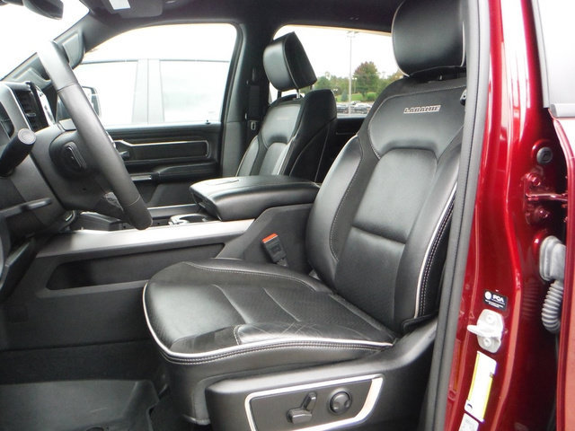 Used 2025 RAM 1500 Laramie AWD/4WD image 4