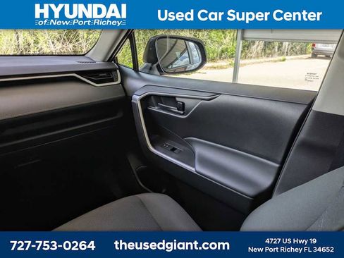 Used 2025 Toyota RAV4 LE FWD image 20