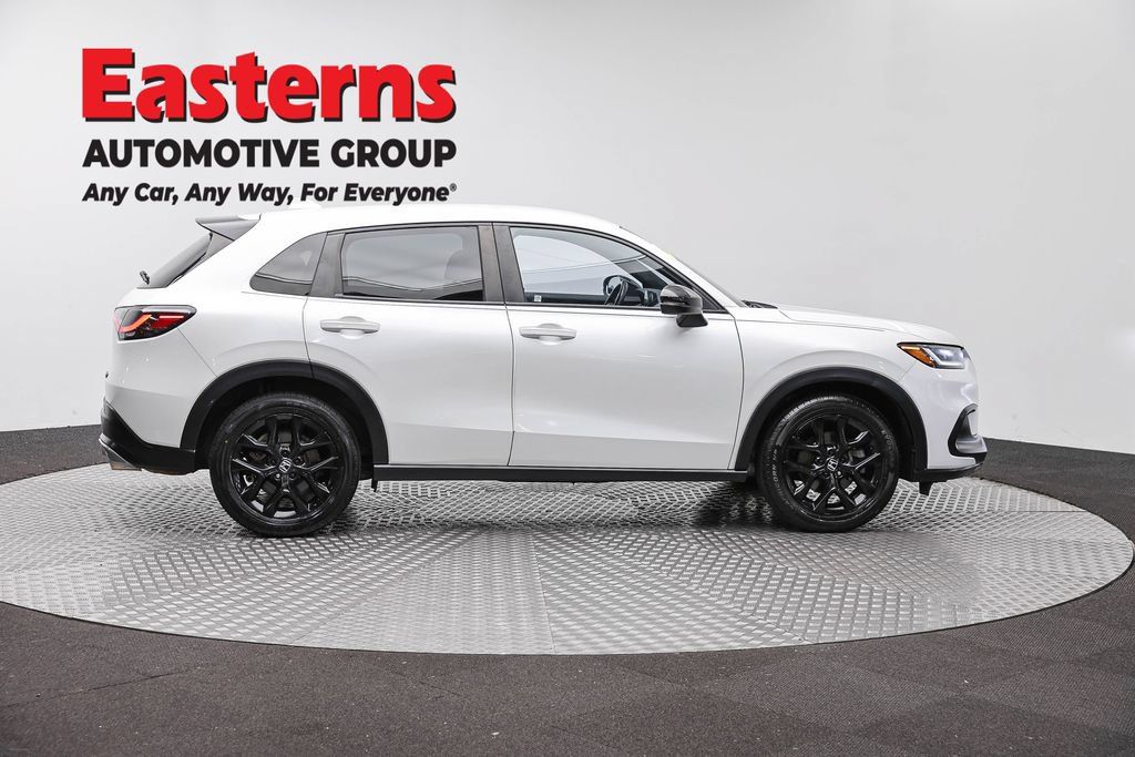 Used 2023 Honda HR-V Sport image 4