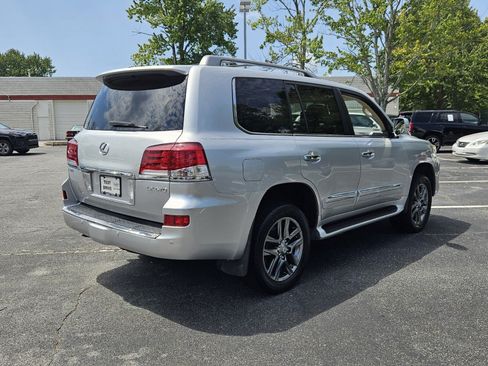 Used 2013 Lexus LX 570 4WD w/ Luxury Pkg image 4
