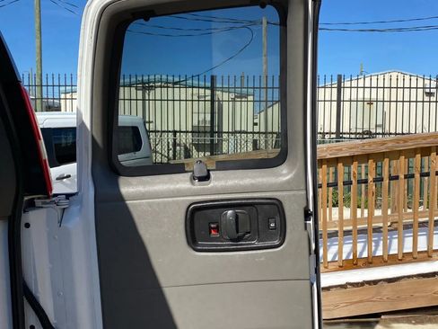 Used 2017 Chevrolet Express 2500 LS image 19