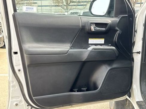 Used 2019 Toyota Tacoma TRD Off-Road image 20