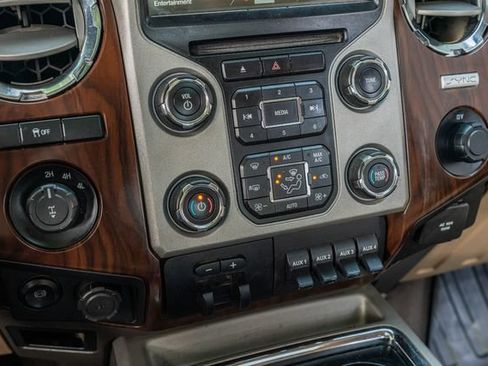 Used 2016 Ford F250 Lariat w/ Lariat Ultimate Package AWD/4WD image 29