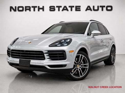 Used 2023 Porsche Cayenne S AWD/4WD image 1