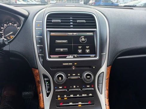 Used 2016 Lincoln MKX Select image 21