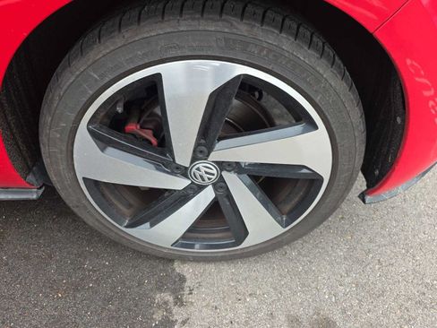 Used 2019 Volkswagen GTI SE FWD image 10